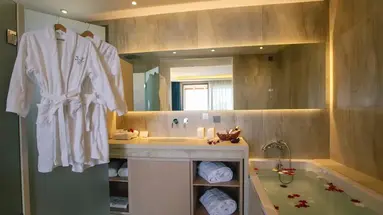 Almyros Beach Resort and Spa