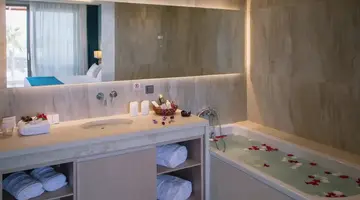 Almyros Beach Resort and Spa