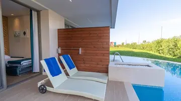 Almyros Beach Resort and Spa