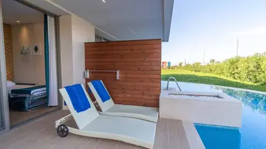 Almyros Beach Resort and Spa