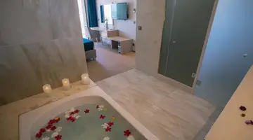 Almyros Beach Resort and Spa