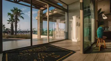 Almyros Beach Resort and Spa