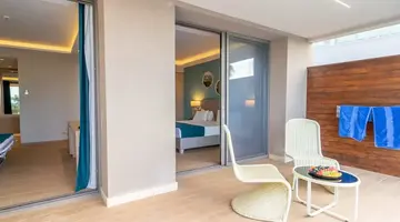 Almyros Beach Resort and Spa