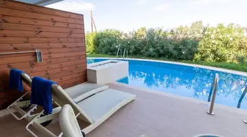 Almyros Beach Resort and Spa