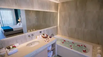Almyros Beach Resort and Spa