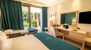 Almyros Beach Resort and Spa