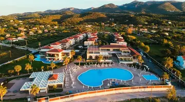 Almyros Beach Resort and Spa