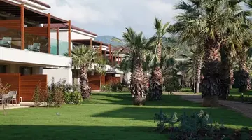 Almyros Beach Resort and Spa