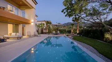 Almyros Beach Resort and Spa