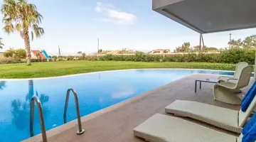 Almyros Beach Resort and Spa