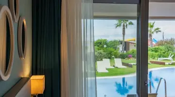 Almyros Beach Resort and Spa