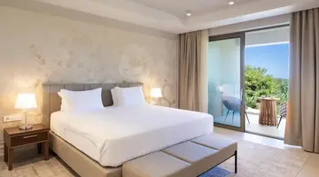 Almyros Beach Resort and Spa
