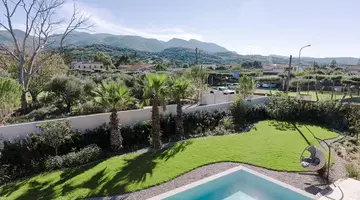 Almyros Beach Resort and Spa