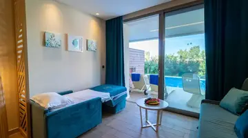 Almyros Beach Resort and Spa