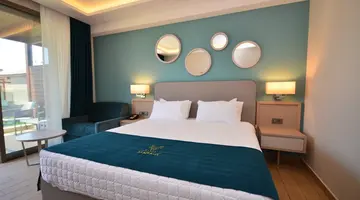 ALMYROS BEACH RESORT & SPA