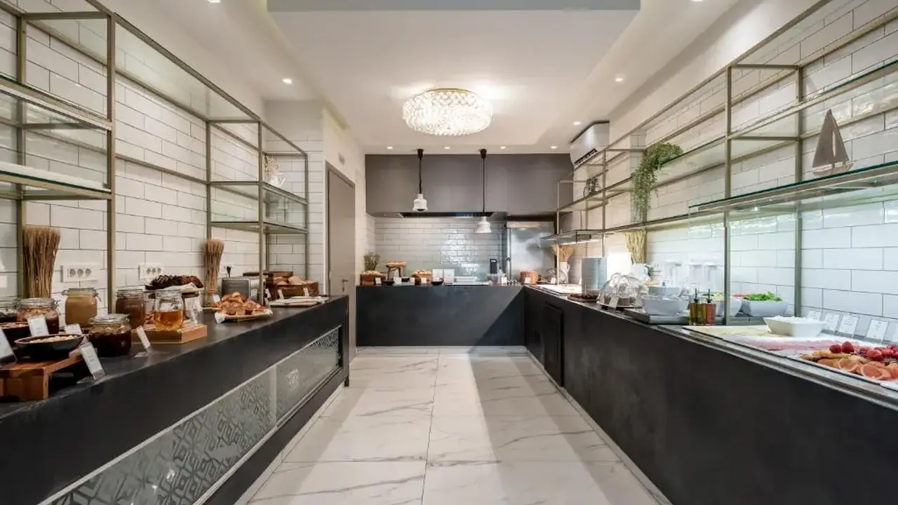 Aloe Boutique Hotel & Suites - adults on