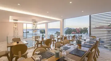 ALOE BOUTIQUE & SUITES Adults only 16+