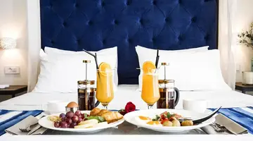 ALOE BOUTIQUE & SUITES Adults only 16+