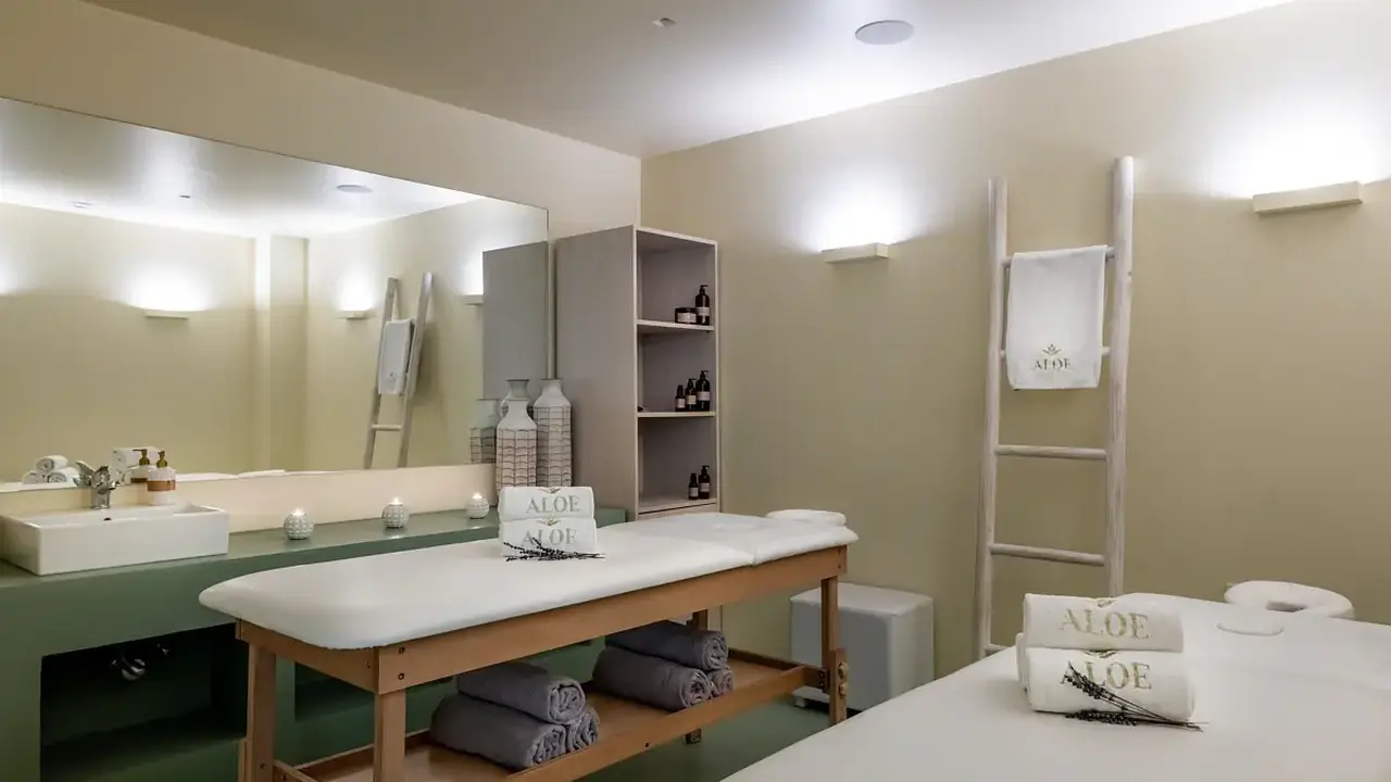 Aloe Boutique & Suites (Adults Only 16+)