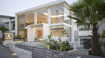 ALOE BOUTIQUE & SUITES Adults only 16+
