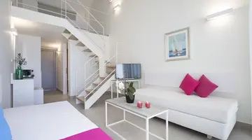 ALOE BOUTIQUE & SUITES Adults only 16+