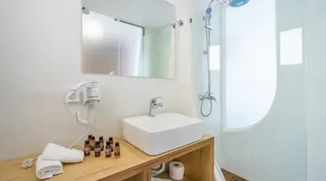ALOE HOTEL