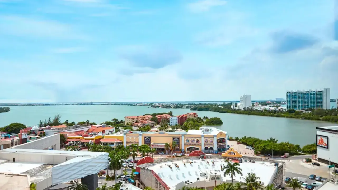 Aloft Cancun