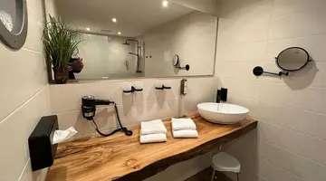 Alpina Lodge Hotel