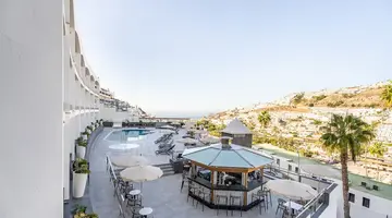 Altair Apartments