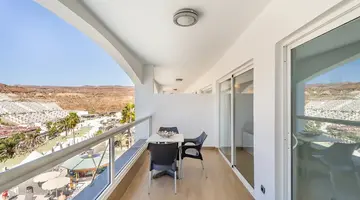 Altair Apartments