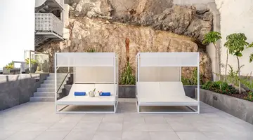 Altair Apartments