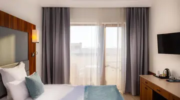 Alua Helios Bay
