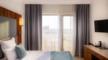 Alua Helios Bay