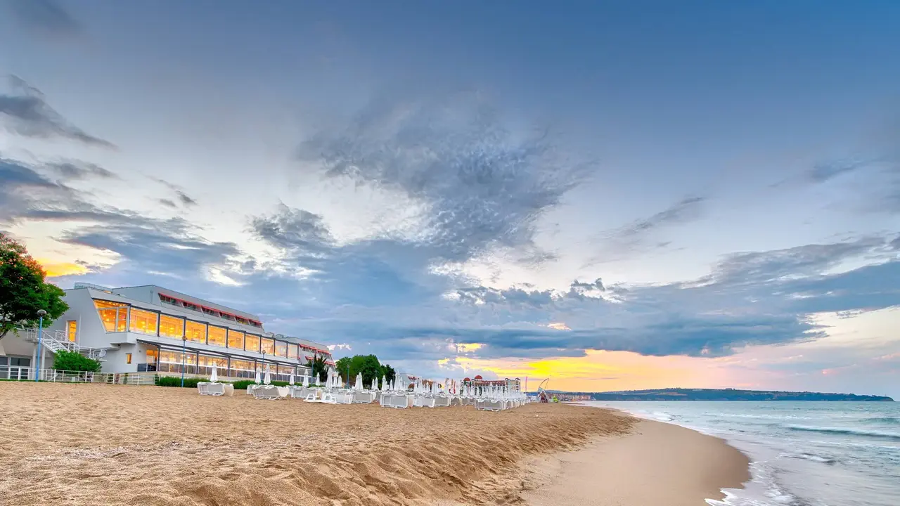 AluaSun Helios Beach