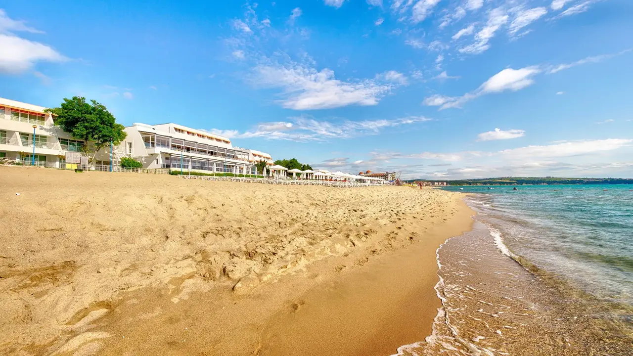 AluaSun Helios Beach