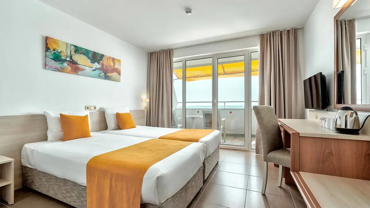 AluaSun Helios Beach
