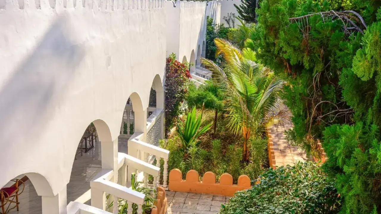 AMAAN BEACH BUNGALOWS