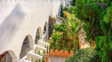AMAAN BEACH BUNGALOWS