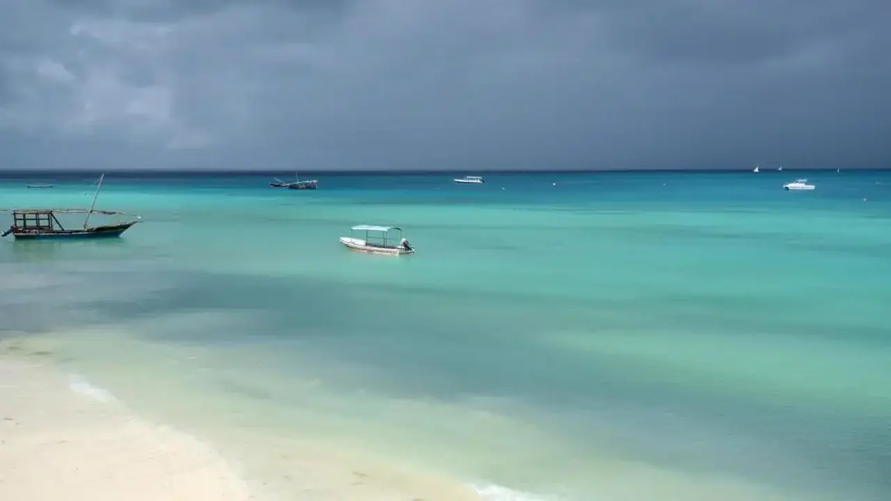 AMAAN BEACH BUNGALOWS