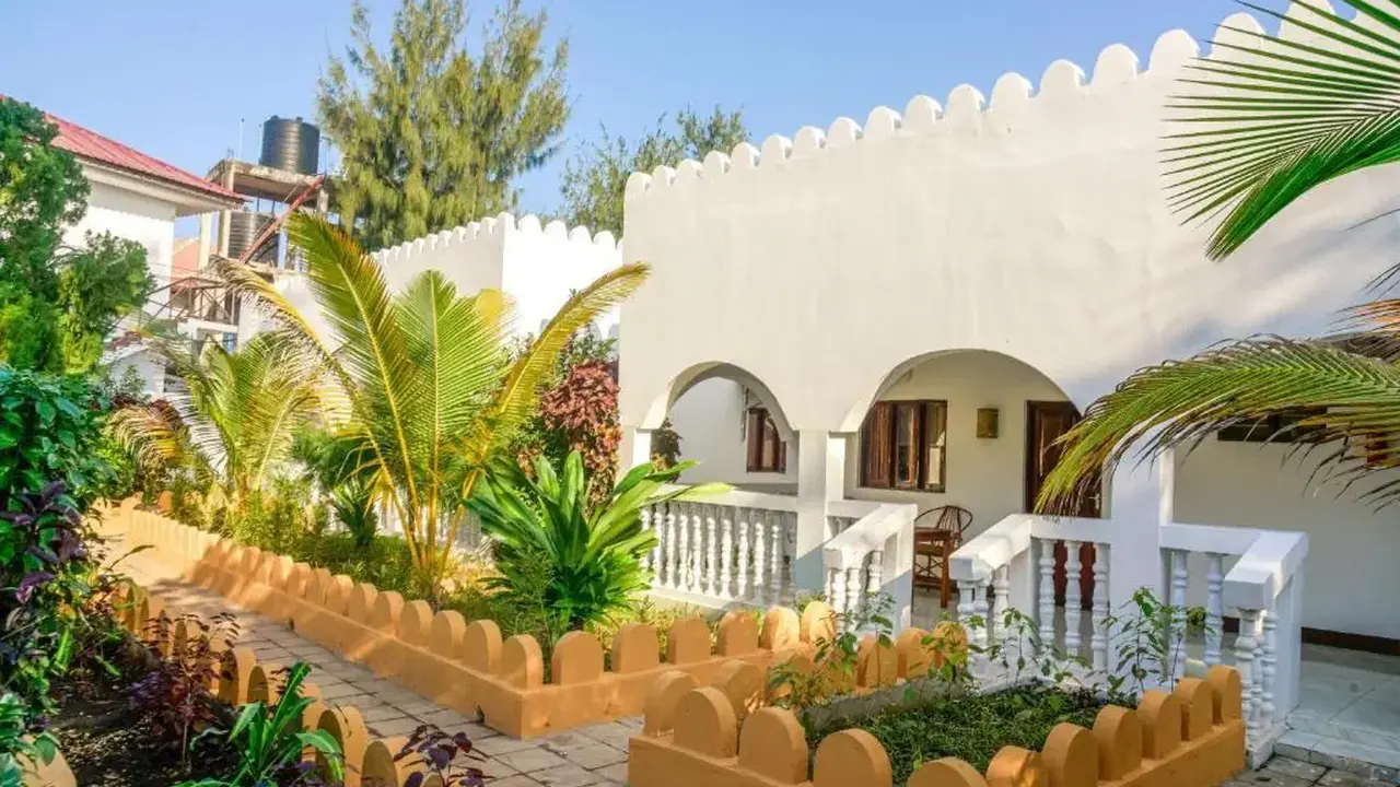 AMAAN BEACH BUNGALOWS