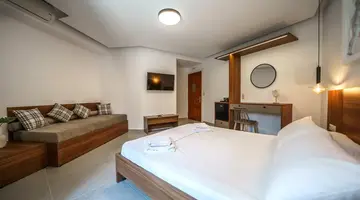 Amalia Apartments and Studios