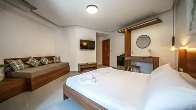 Amalia Apartments and Studios