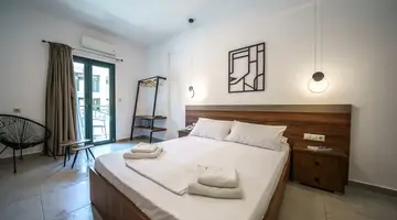 Amalia Apartments and Studios