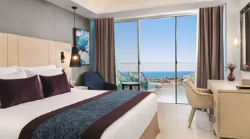 Amanti Hotel