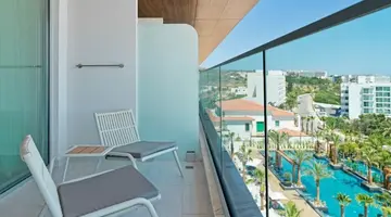 Amanti Hotel