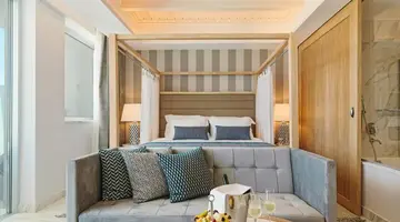 Amanti Hotel