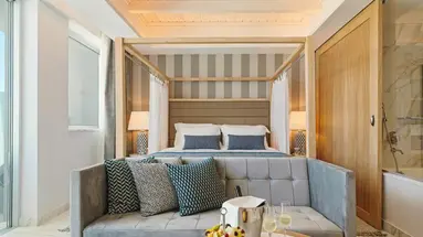 Amanti Hotel