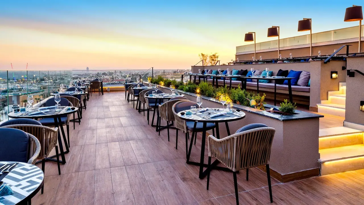 Amanti MadeForTwo Hotels