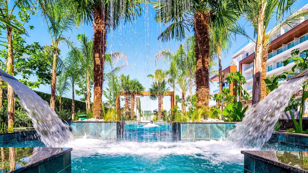 Amanti MadeForTwo Hotels