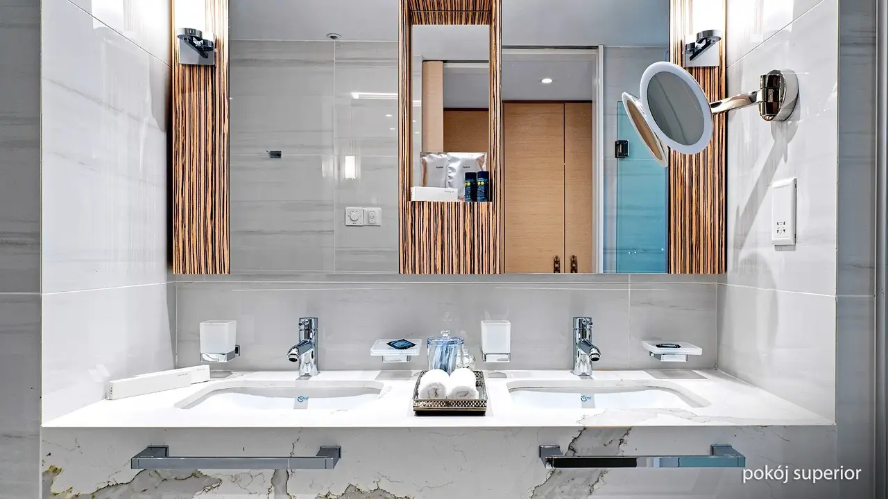 Amanti MadeForTwo Hotels